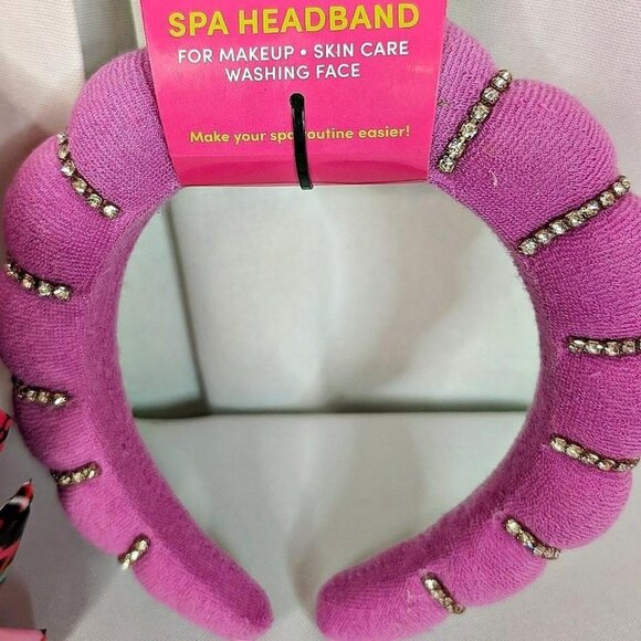Betsey Johnson Purple Beaded Spa Headband And Facial Wipes Collagen NWT - Picture 2 of 4